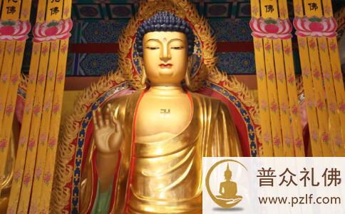 一位有钱的单身汉 \