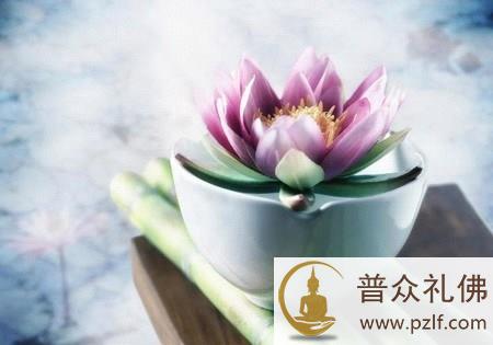 两个商队分梯出发，命运却截然不同